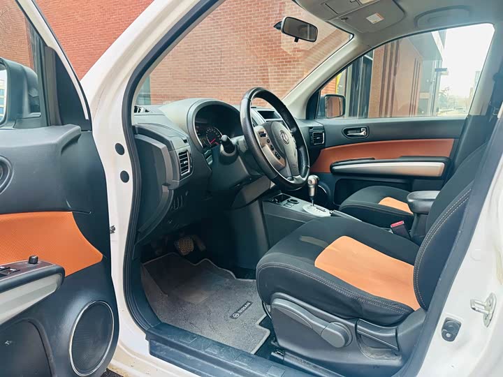 Dongfeng MX6 2016 2.0 L CVT 2 WD — фото 12
