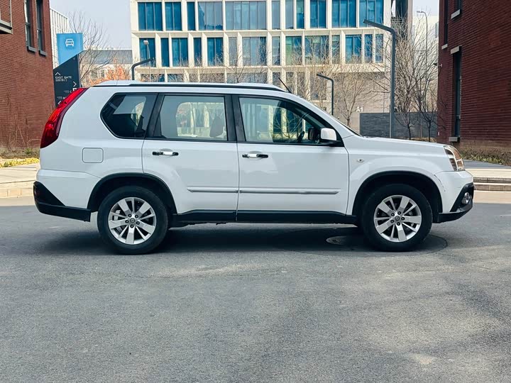 Dongfeng MX6 2016 2.0 L CVT 2 WD — фото 4