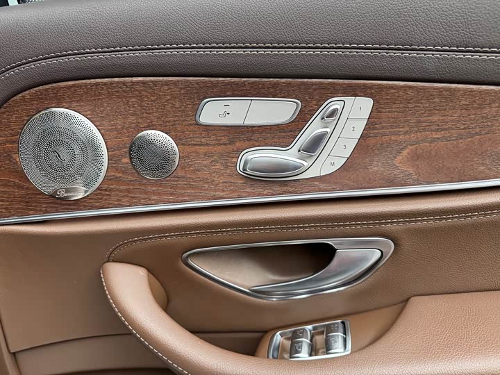 Mercedes-Benz E-Class 2023 E 300 L Luxury — фото 16