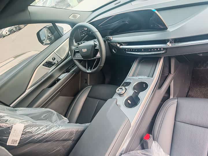 Cadillac XT 5 2026 2.0 T Premium — фото 11