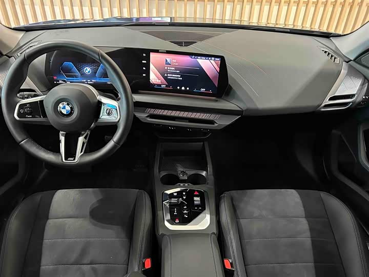BMW 2-Series 2025 225 L M — фото 10