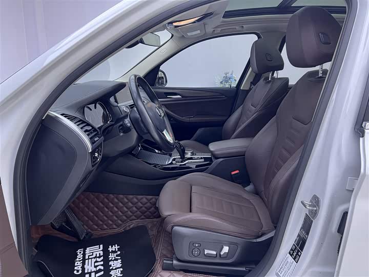 BMW X3 2019 x Drive 28i — фото 17