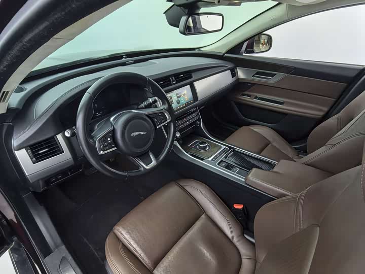 Jaguar XFL 2018 XFL 2.0 T 250 PS — фото 16