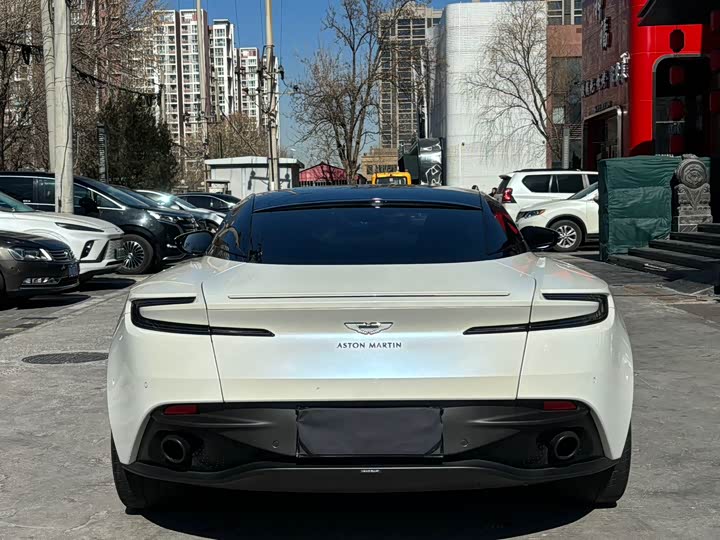 Aston Martin DB11 2019 4.0 T V 8 Coupe — фото 6