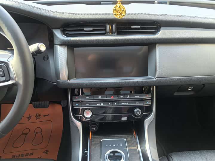 Jaguar XFL 2020 XFL 2.0 T P 250 2 WD — фото 9