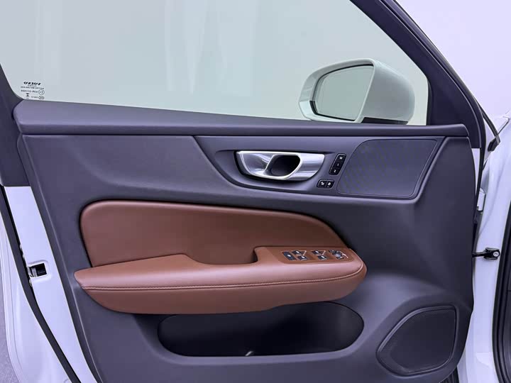 Volvo S60 2023 B 4 — фото 11