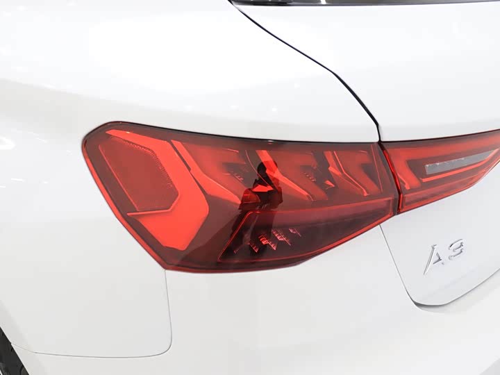 Audi A3 2022 Sportback 35 TFSI Sport — фото 3