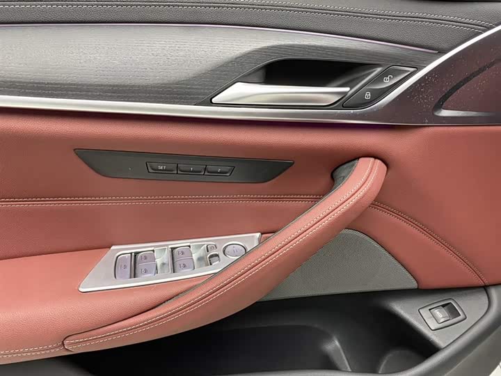 BMW 5-Series 2023 530 Li Leading M — фото 26
