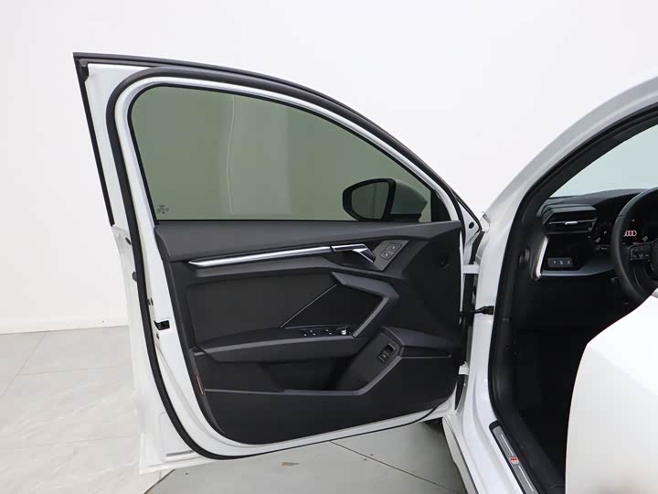 Audi A3 2022 Sportback 35 TFSI Sport — фото 6