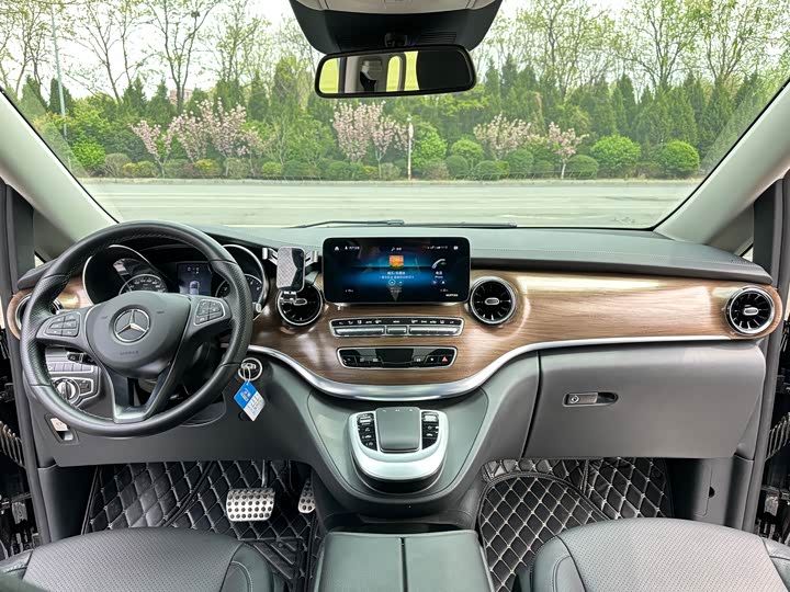 Mercedes-Benz V-Class 2021 V 260 L — фото 10