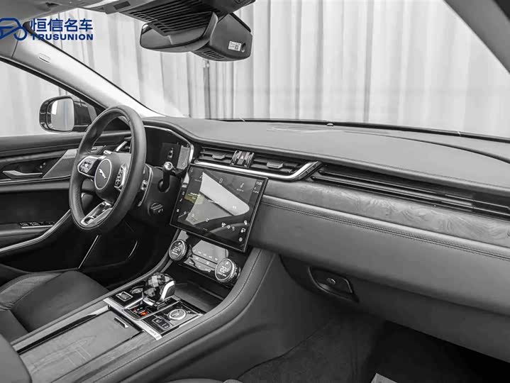 Jaguar XFL 2021 XFL 2.0 T P 250 2 WD — фото 14