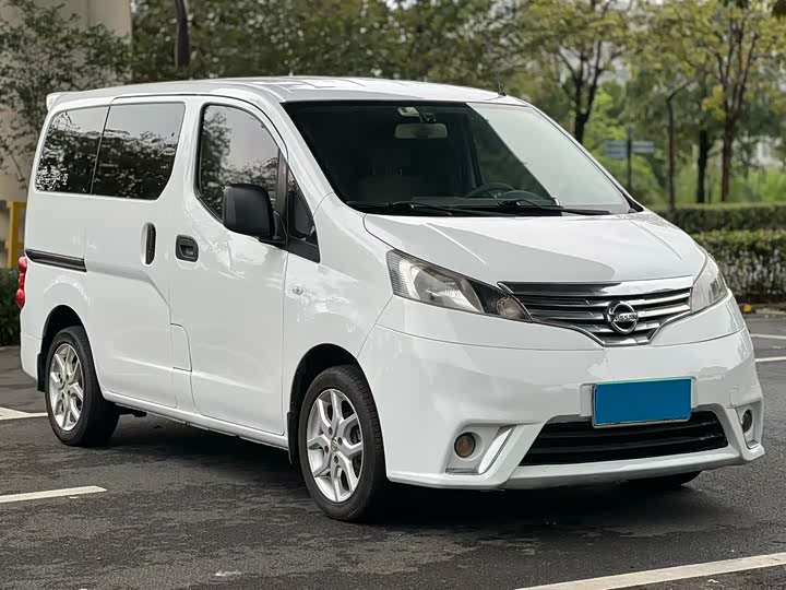 Nissan NV200 2016 1.6 L CVT — фото 4