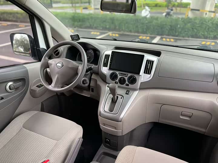 Nissan NV200 2016 1.6 L CVT — фото 7