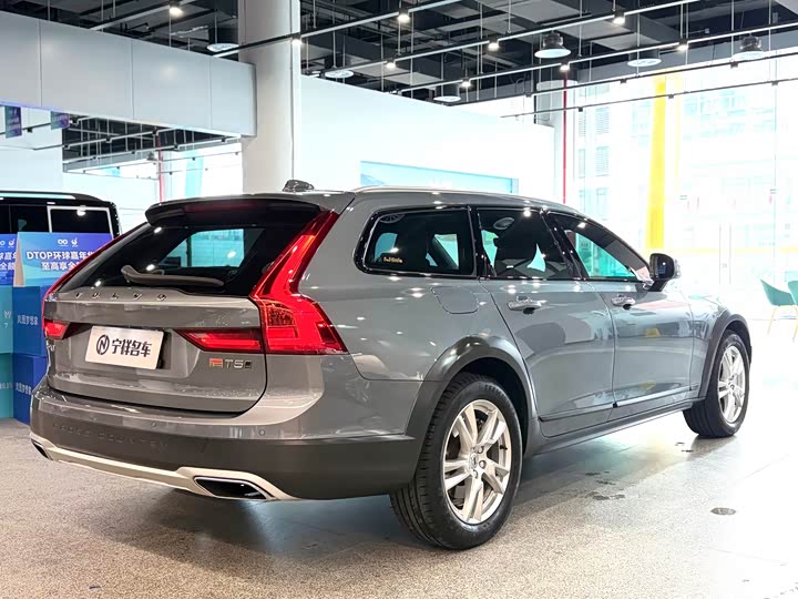 Volvo V90 2019 Cross Country T 5 AWD VI — фото 4