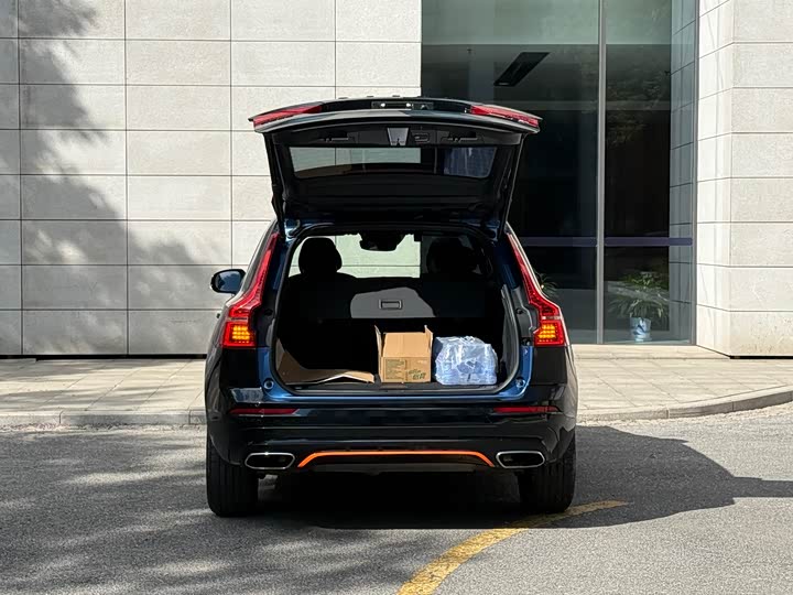 Volvo XC60 2019 T 5 4 WD VI — фото 15