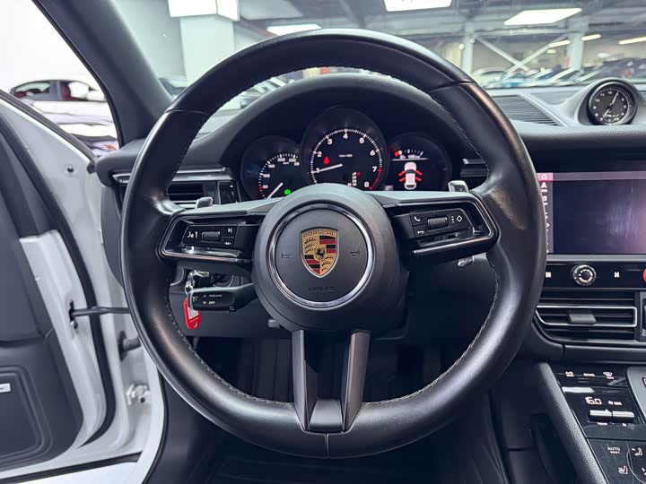 Porsche Macan 2022 Macan 2.0 T — фото 8