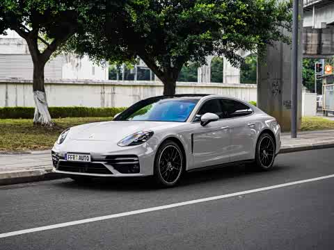 Porsche Panamera 2017 Panamera 3.0 T — фото 32