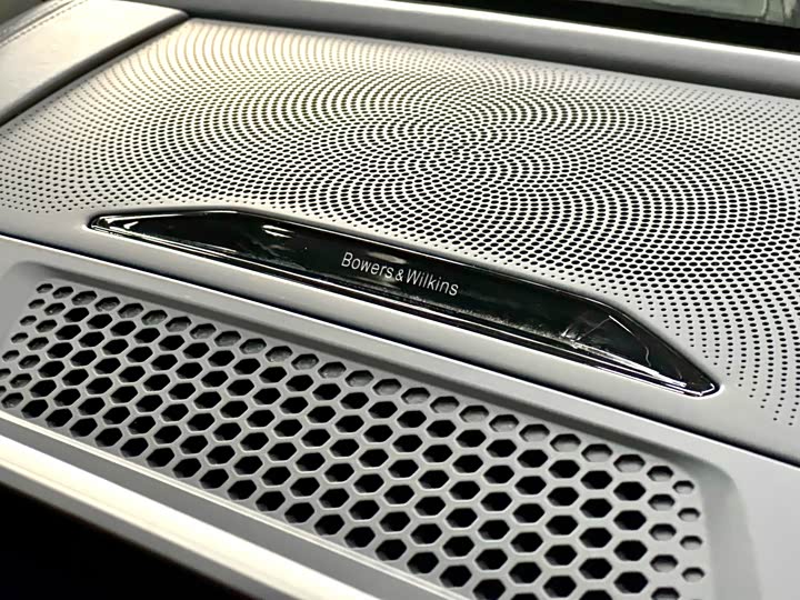 BMW 8-Series 2022 840i x Drive M — фото 23