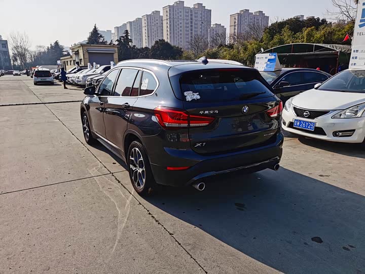 BMW X1 2021 s Drive 25 Li Leading — фото 6