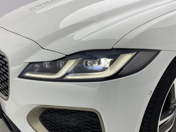 Jaguar XFL 2024 2.0 T P 300 4 WD — фото 9