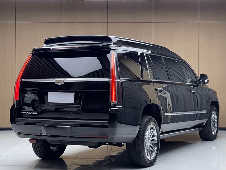 Cadillac ESCALADE 2017 6.2 L ESV — фото 3