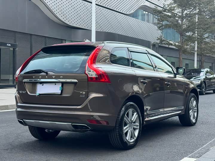Volvo XC60 2015 T 5 AWD — фото 32