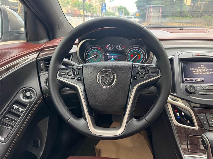 Buick LaCrosse — фото 18