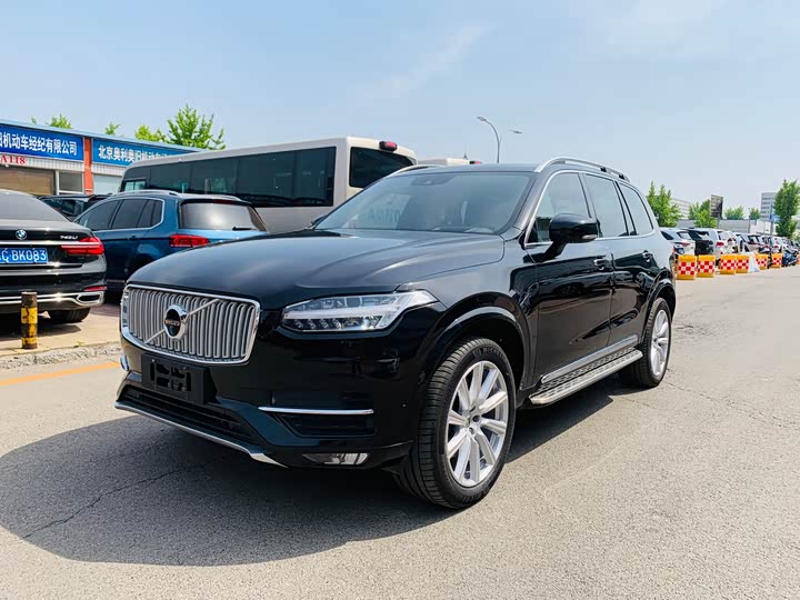 Volvo XC90 2018 T 6 7 — фото 1