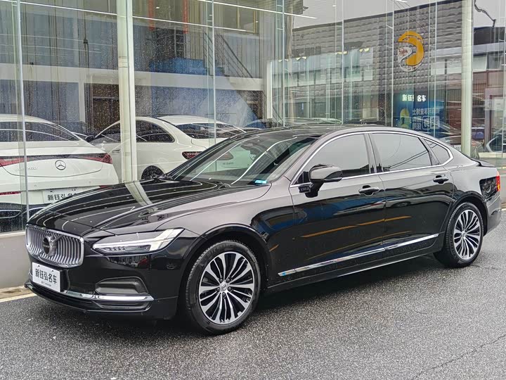 Volvo S90 2025 B 5 — фото 1