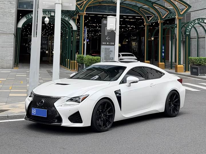 Lexus RC F 2015 F 5.0 L — фото 1