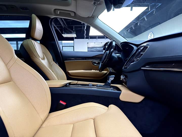 Volvo XC90 2015 T 6 7 — фото 14
