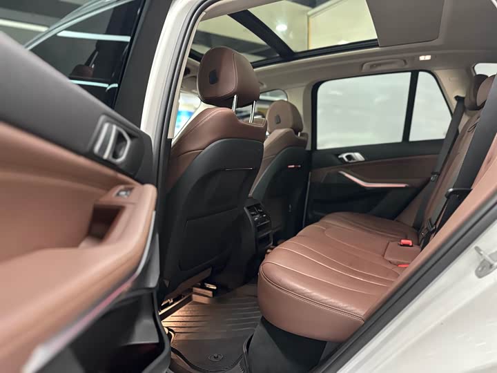 BMW X5 2020 x Drive 40i M — фото 14