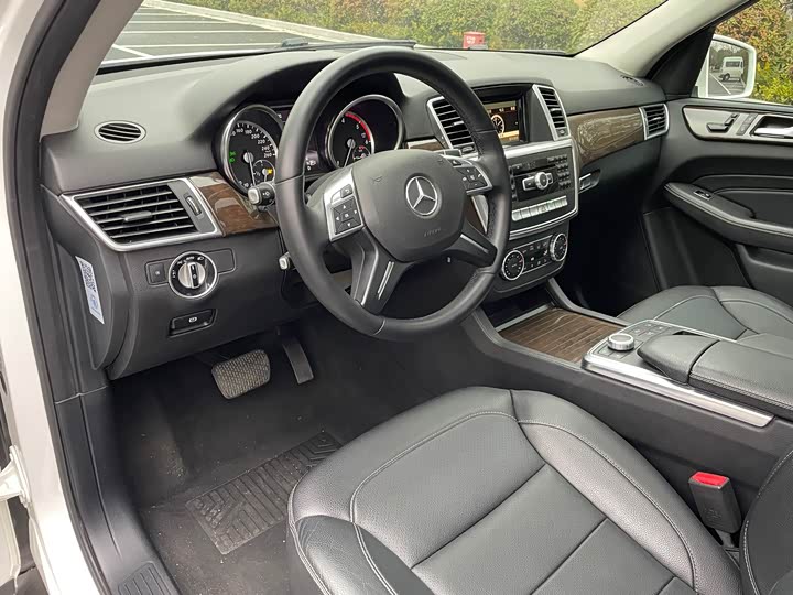 Mercedes-Benz M-Class 2014 ML 350 CDI 4 MATIC — фото 5