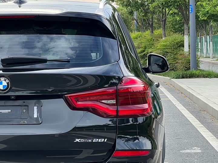 BMW X3 2019 x Drive 28i — фото 9
