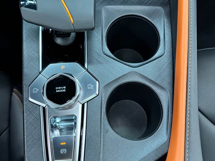 Changan UNI-V 2023 1.5 T Premium — фото 16