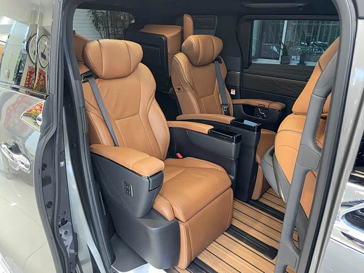 Toyota Vellfire — фото 13