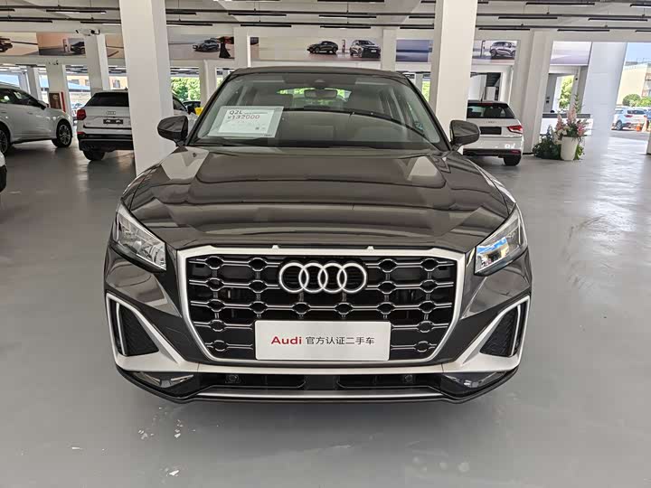 Audi Q2L 2024 35 TFSI — фото 2