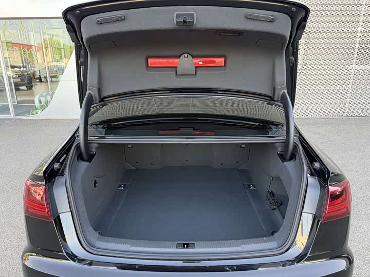 Audi A6L 2018 30 35 TFSI — фото 6