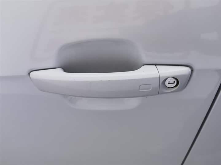 Audi Q2L 2020 35 TFSI — фото 18