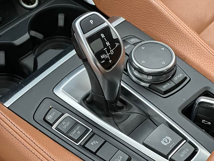 BMW X6 2015 x Drive 35i Luxury — фото 15