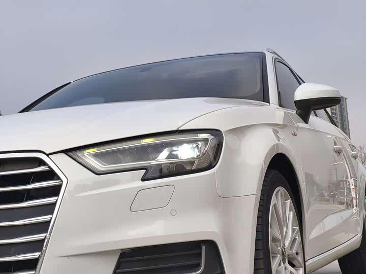 Audi A3 2017 Sportback 40 TFSI — фото 10