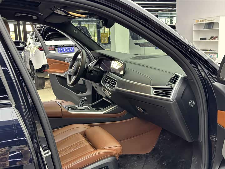 BMW X7 2021 x Drive 40i M — фото 8