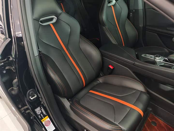 Changan UNI-V 2024 1.5 T Premium — фото 17