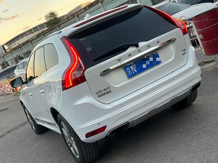 Volvo XC60 2016 T 5 AWD — фото 3