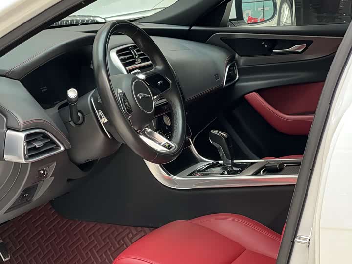 Jaguar XEL 2022 2.0 T 250 PS R-DYNAMIC S — фото 4