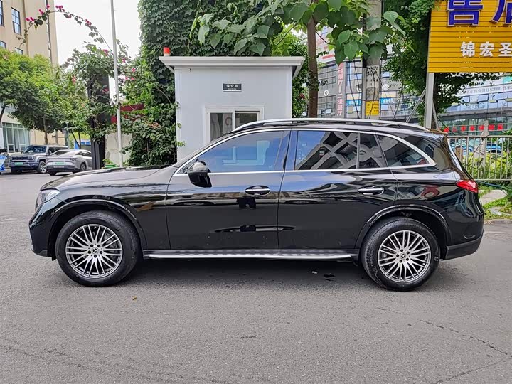 Mercedes-Benz GLC 2023 GLC 300 L 4 MATIC 5 — фото 3