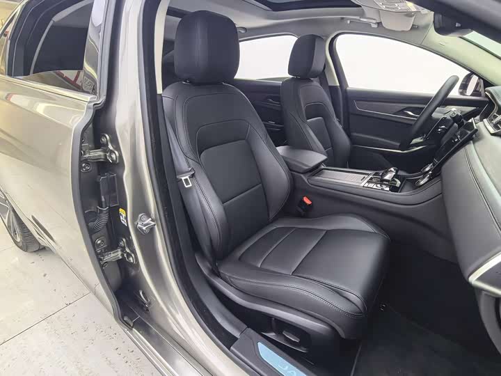 Jaguar XFL 2022 XFL 2.0 T P 200 2 WD — фото 17