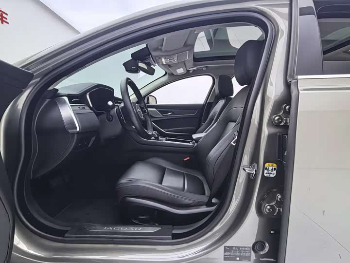 Jaguar XFL 2022 XFL 2.0 T P 200 2 WD — фото 10