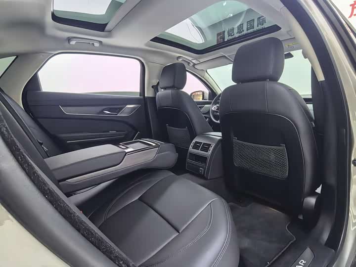Jaguar XFL 2022 XFL 2.0 T P 200 2 WD — фото 13