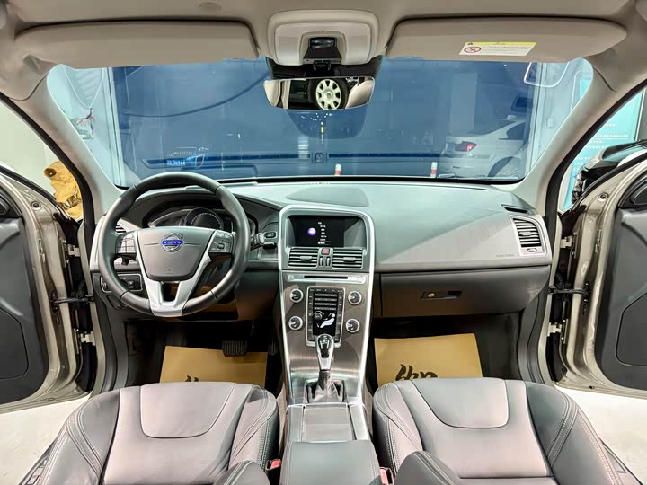 Volvo XC60 2015 T 5 AWD — фото 14